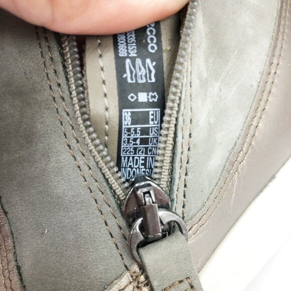 Ecco Womans Soft Classic Bootie Sneakers EU 36 US 5.5 Grey Outdoor Comfort Zip - Picture 9 of 11